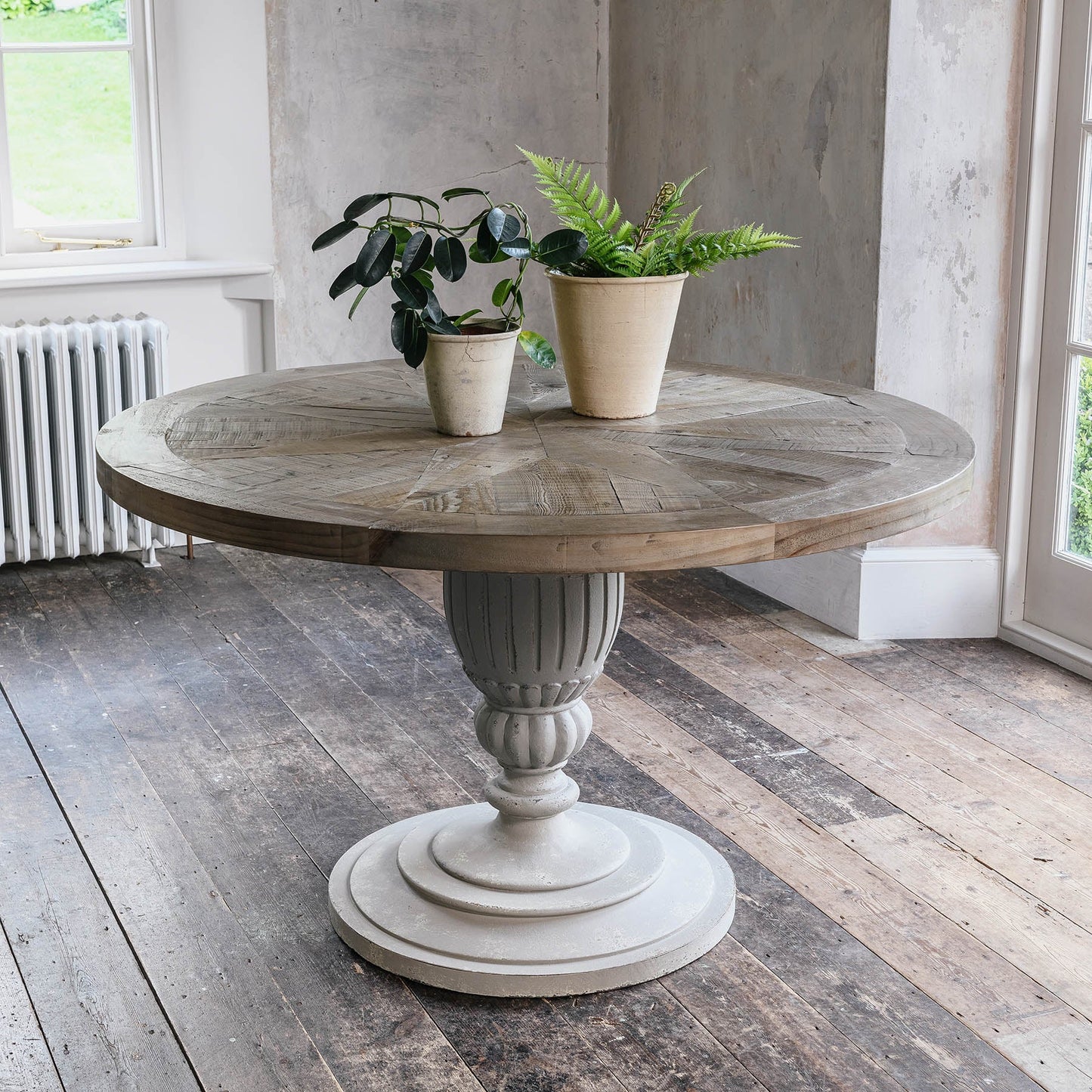 Collinson Round Pedestal Dining Table