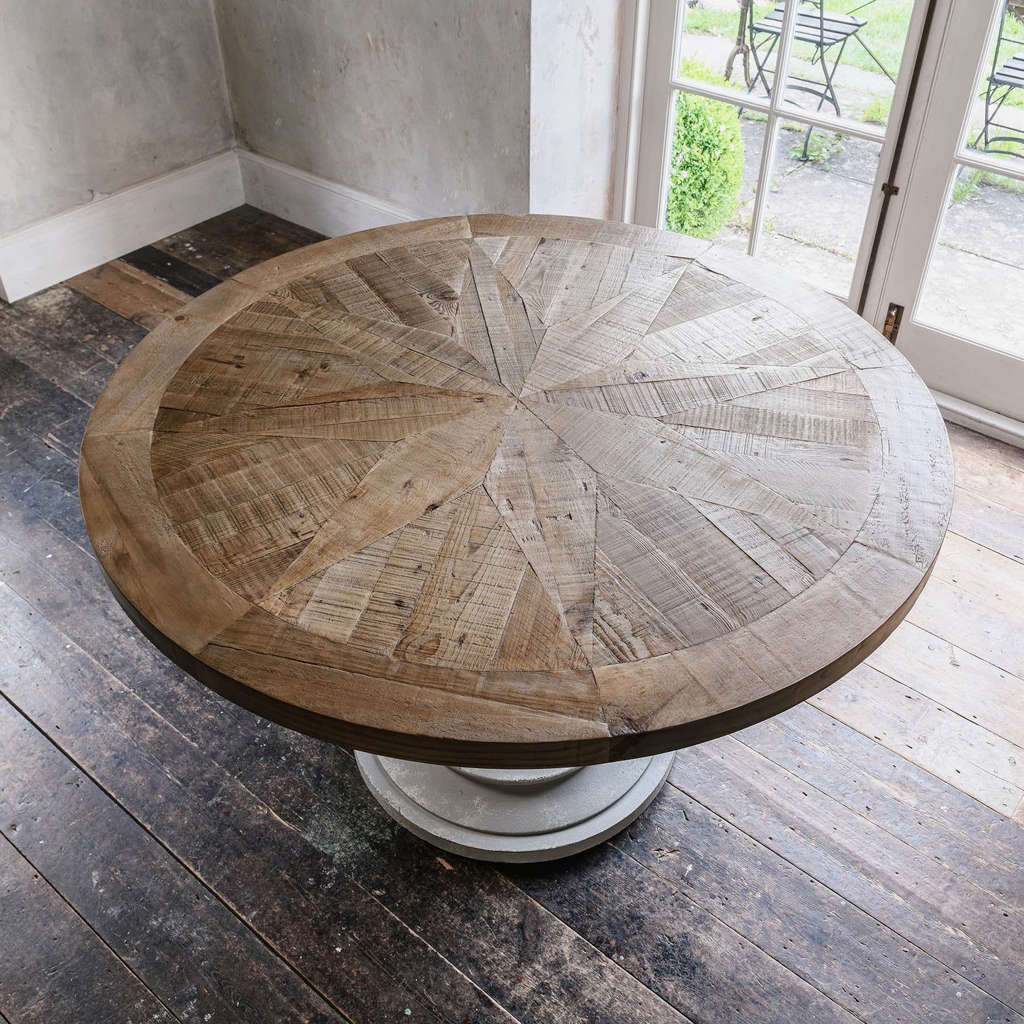 Collinson Round Pedestal Dining Table